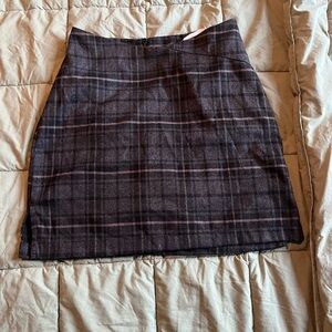 Plaid grey body con xs mini skirt with side slits